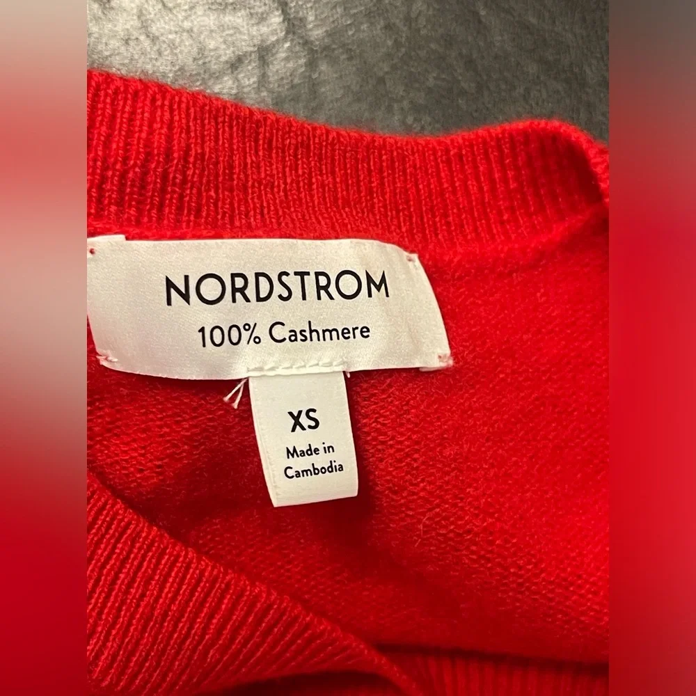 Nordstrom 100% cashmere long sleeves sweater top XS